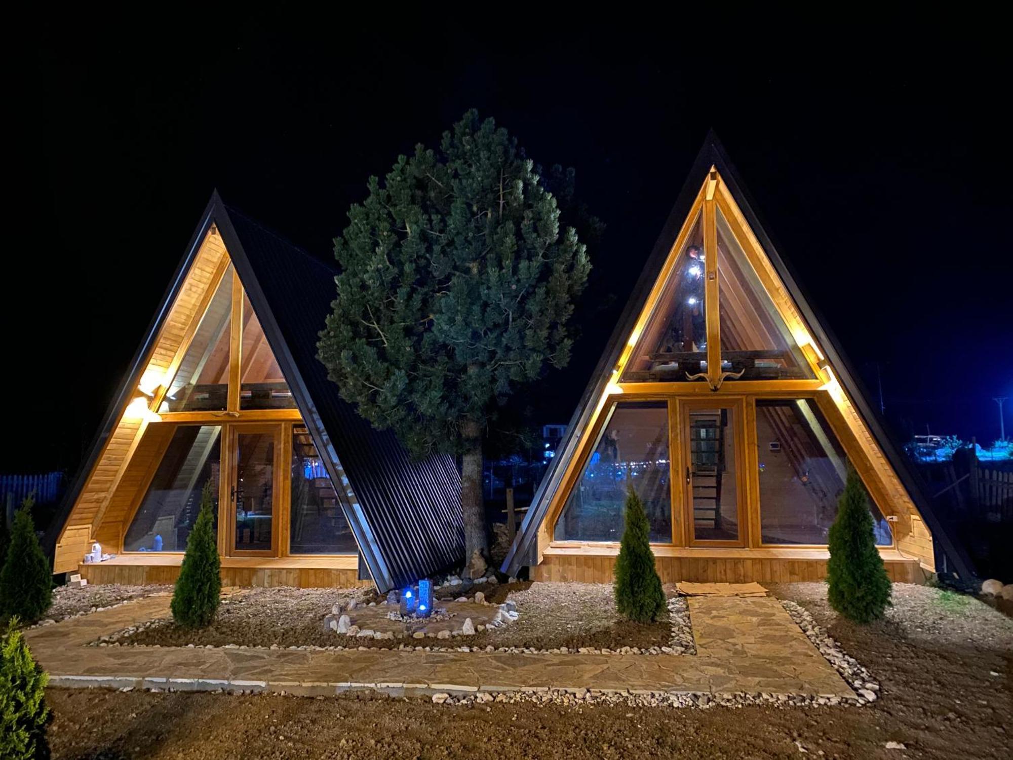 2e Villa's * Valbone